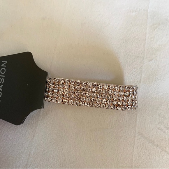 NWT Simulated Crystal Multi Row Stretch Bracelet - Picture 5 of 5